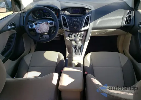 2013 Ford Focus Se z USA, uszkodzony, nr VIN 1FADP3F28DL115804